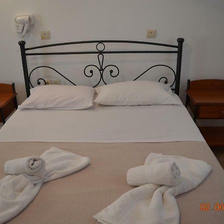 Depis Bay Apartments Pláka 外观 照片
